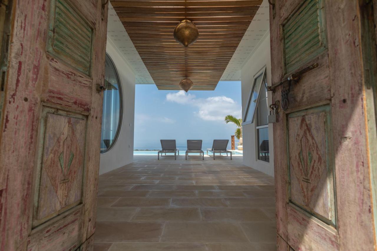 Takian Villa : Vue Mer Et Coucher De Soleil Saláta-part Kültér fotó