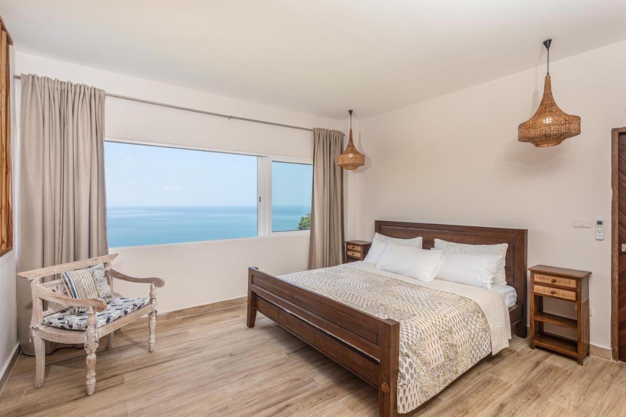 Takian Villa : Vue Mer Et Coucher De Soleil Saláta-part Kültér fotó