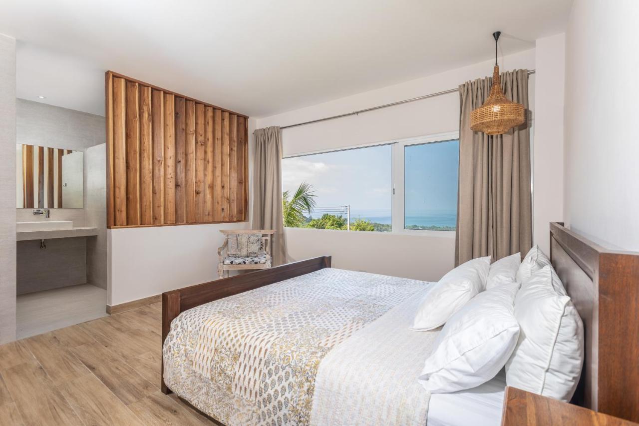 Takian Villa : Vue Mer Et Coucher De Soleil Saláta-part Kültér fotó